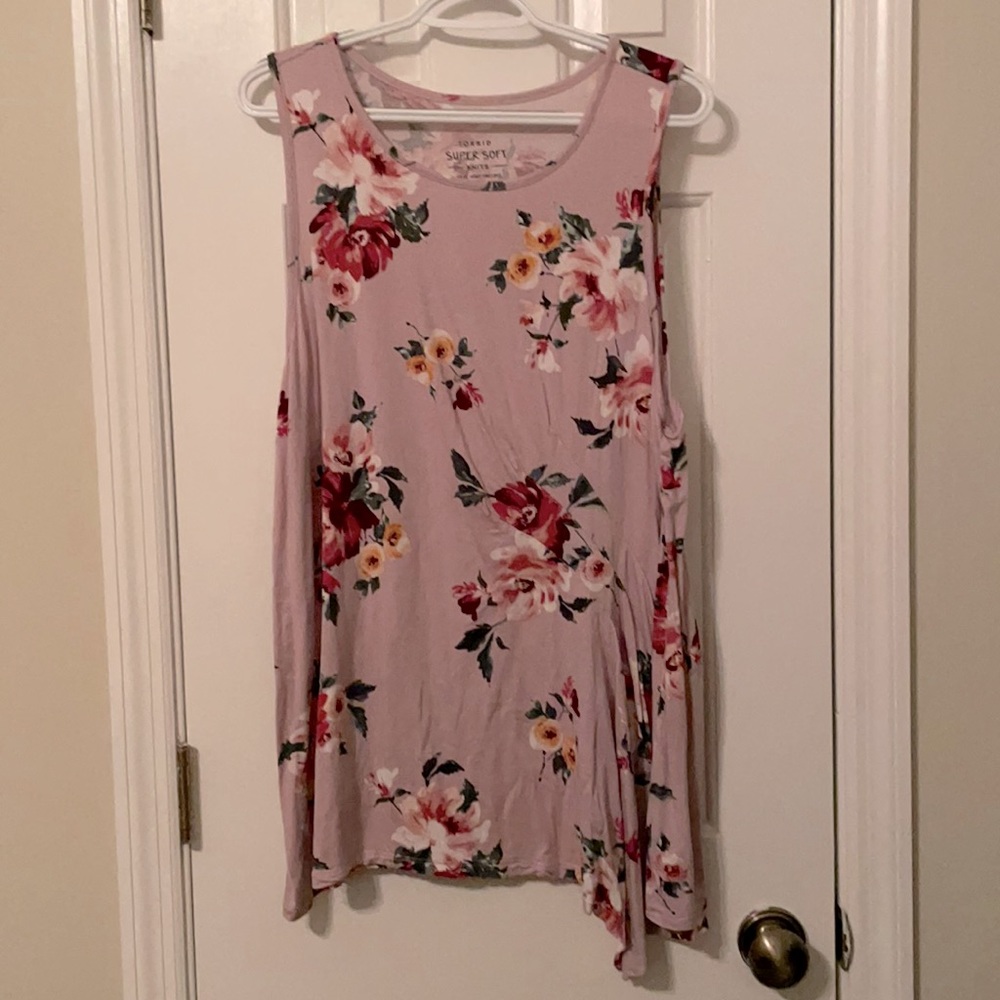 Torrid size 3 flower shirt
